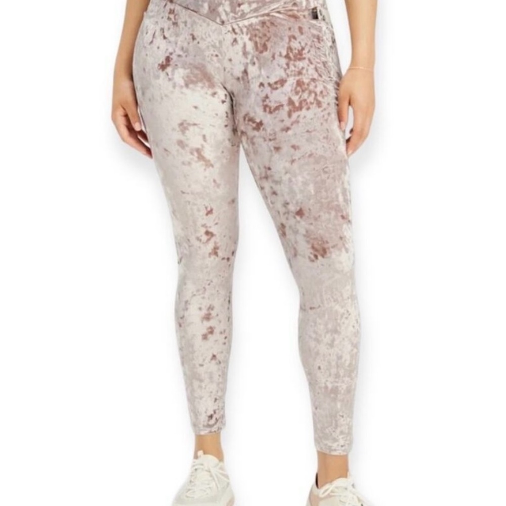 Women’s Fabletics Rose Blush Crushed Velvet Leggings NWOT